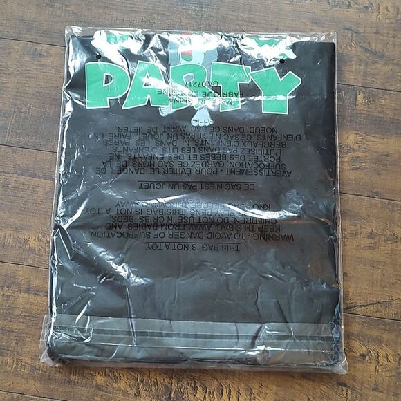 New Size 4X Women's Black Yeti To Party Scoop Neck Short Sleeve Holiday Tee - Picture 6 of 8